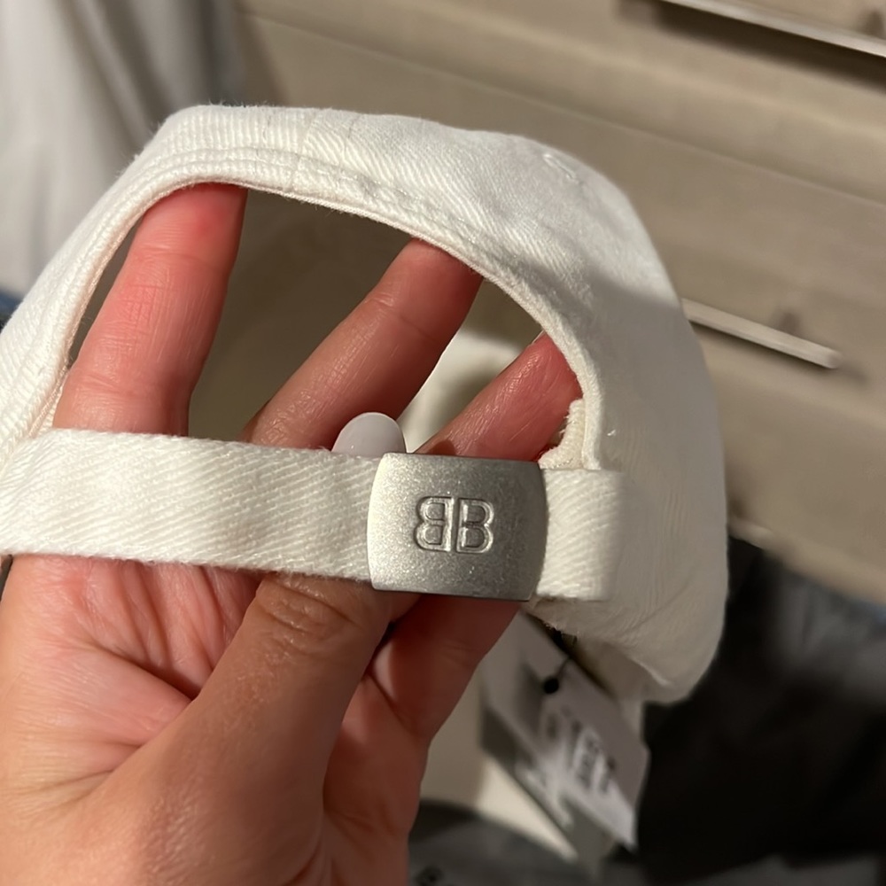 Balenciaga Paris Cap - Picture 5 of 6
